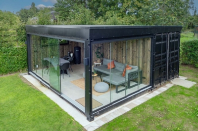 Container poolhouse met berging