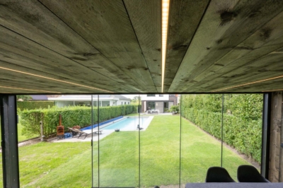 Container poolhouse met berging