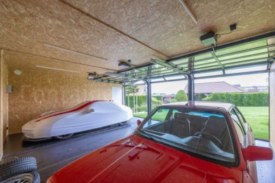 Triple_garage_Big2